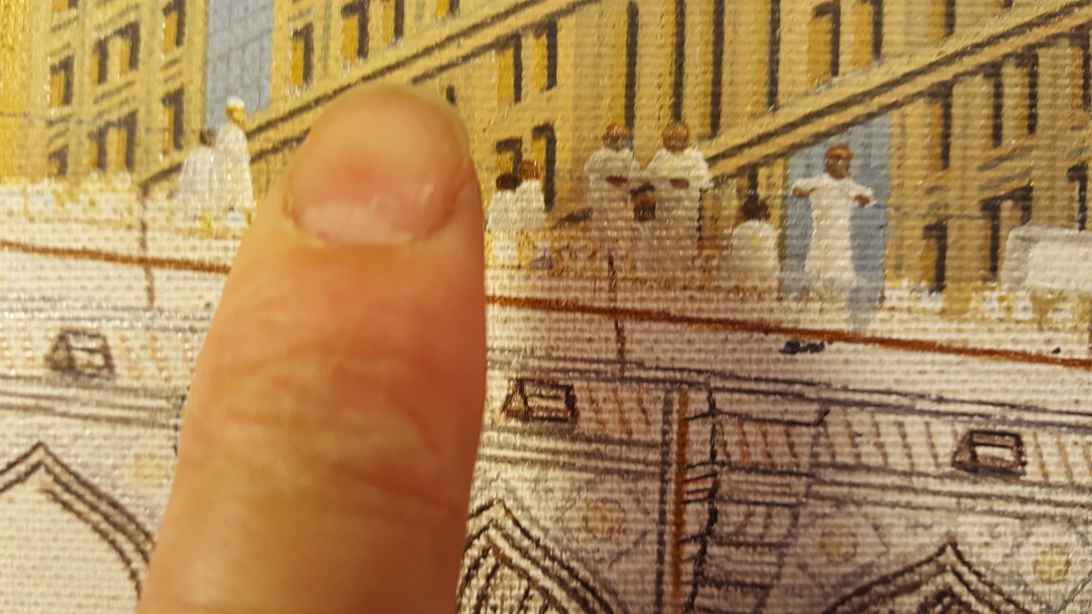mecca-figuras-junto-con-mi-dedo-1